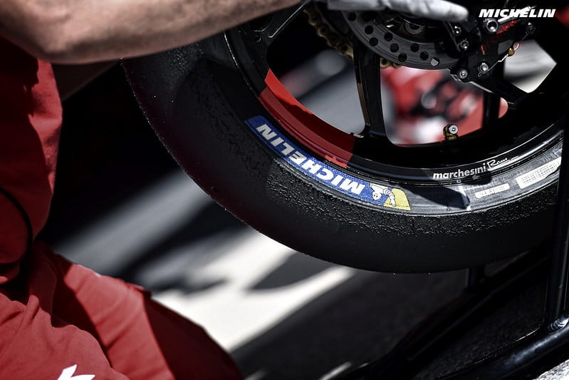 MotoGP Allemagne Michelin : Clarifications sur les pneus préchauffés et notes techniques