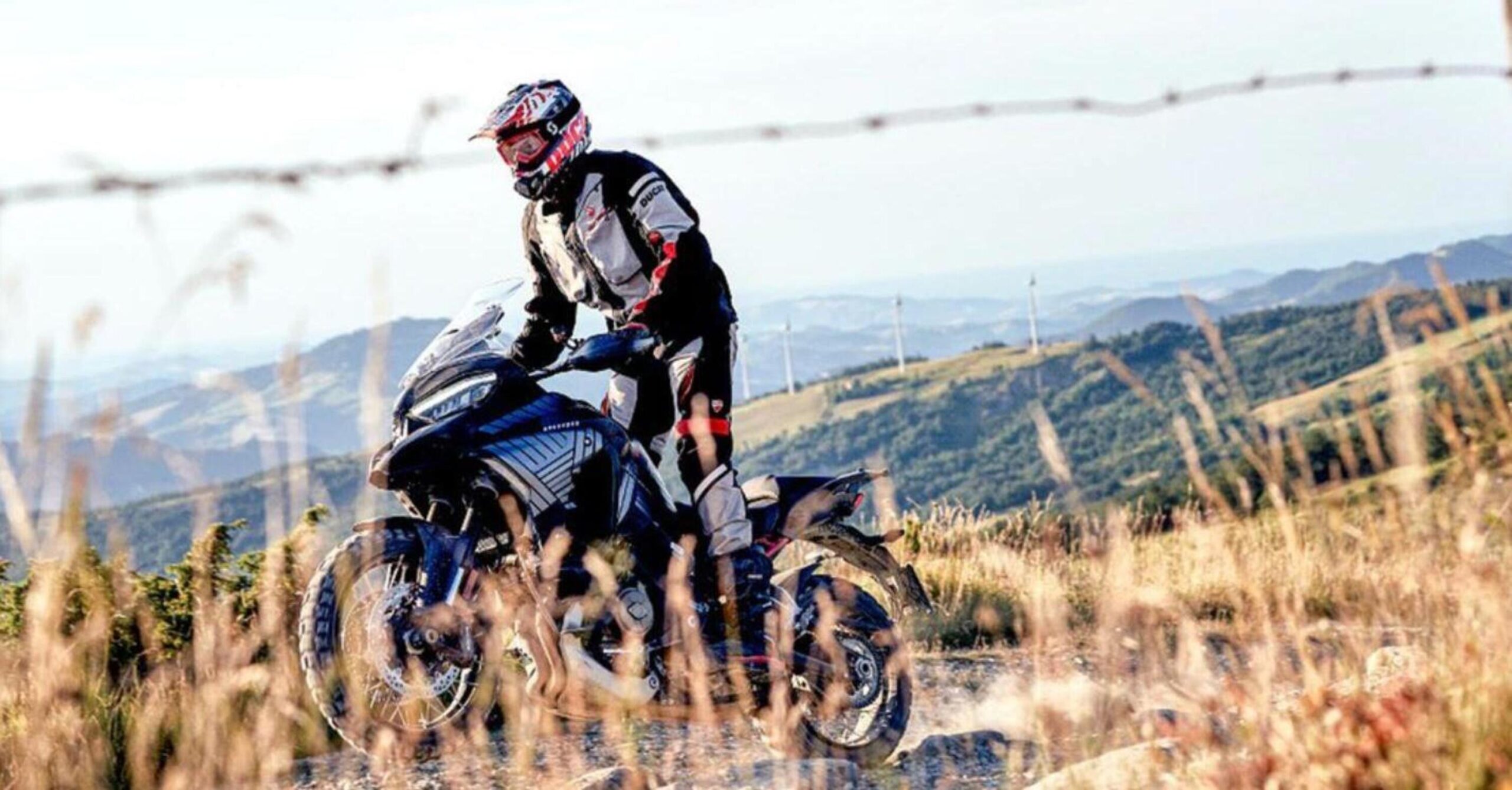 [Street] ‘’Unlock Earth’’ : Un modèle Ducati dédié au rallye en préparation ?