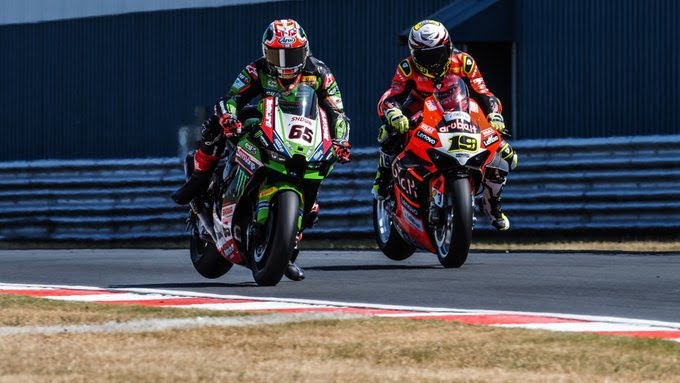 WSBKスーパーバイク・カタルーニャ、それが公式だ、ジョナサン・レイとアルバロ・バウティスタの間にはもはや相互尊重はない：そしてトラック上ではどうなるだろうか？