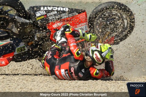 WSBKスーパーバイク・マニクール：アルバロ・バウティスタの転倒のフォトギャラリー