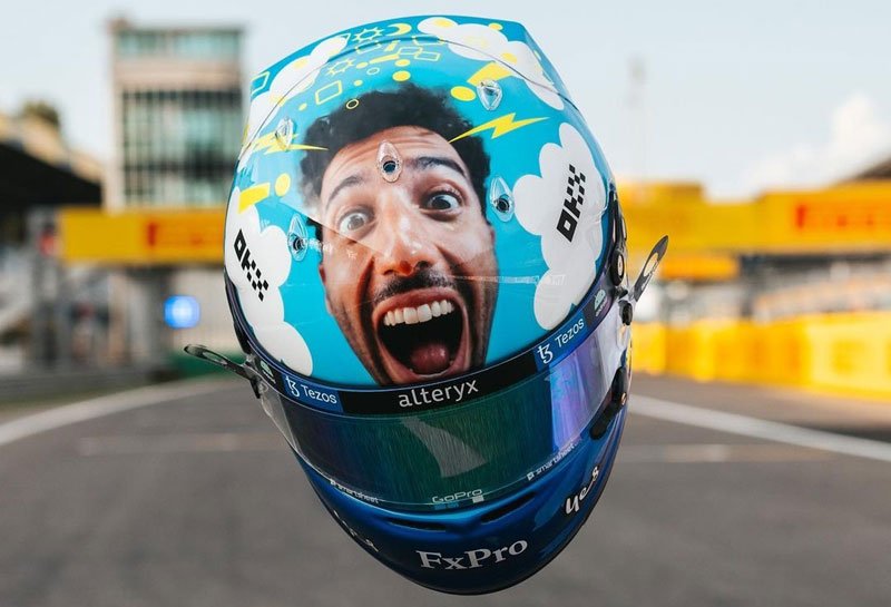 People MotoGP/F1 : Daniel Ricciardo rend hommage à Valentino Rossi avec un casque spécial à Monza