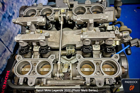 Legend Motorcycle Show 2022: Between Hidalgo's harassment and the mechanical pornography of the Honda NR 4 V750 engine...