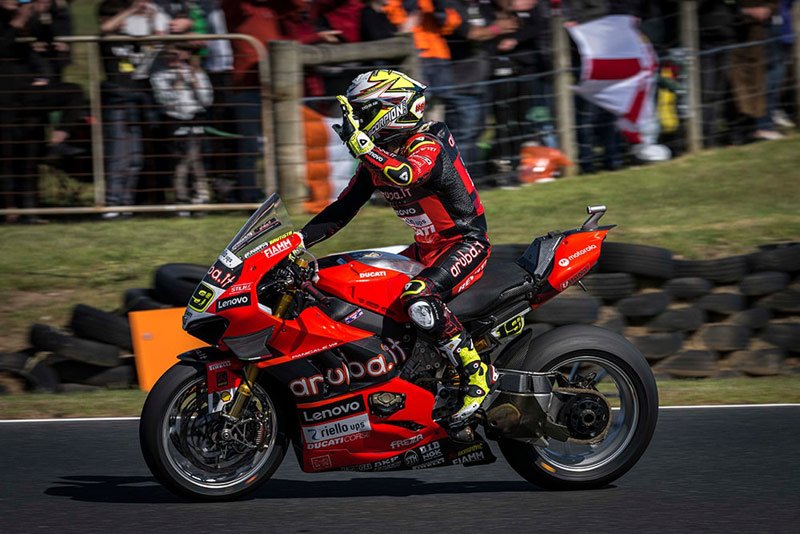 WSBK Superbike Australie Course 2 : Álvaro Bautista﻿ remporte également la dernière en beauté !