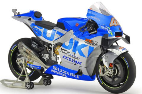 É quase Natal: a Suzuki GSX-RR 2020 para os preguiçosos!