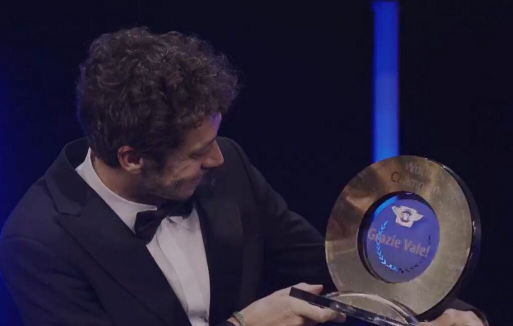 MotoGP, Valentino Rossi and Pecco Bagnaia at the FIM Awards in Rimini: “We are the land of the rider”