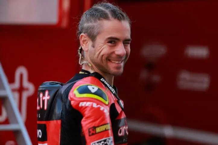 WSBK, Alvaro Bautista est sincère : « j’aimerais contrôler la moto comme Toprak Razgatlioglu, il est incroyable, il fait ce qu’il veut »