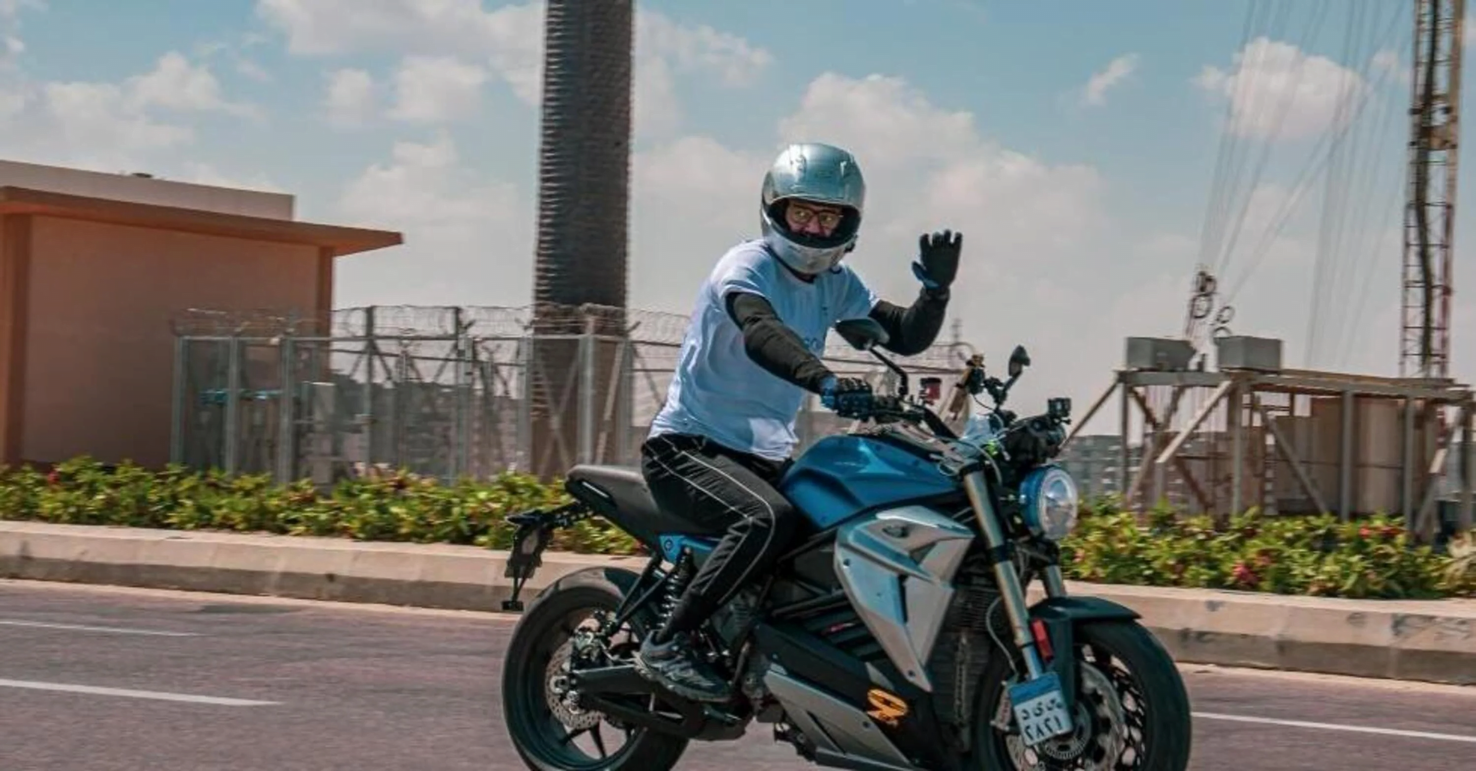 Unusual: With 12 km covered, he breaks the world record for the longest journey on an electric motorcycle