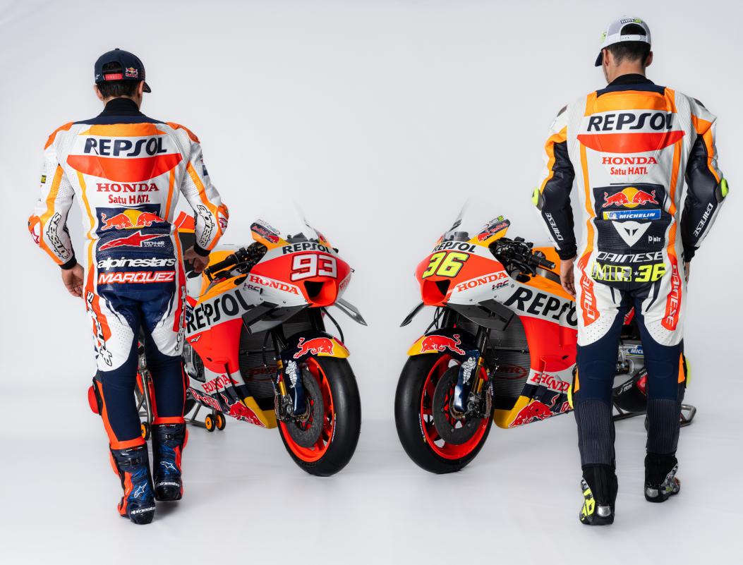 MotoGP - Photos des pilotes MotoGP avec leur moto, pour bien