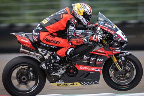 MotoGP Italie Parade LIVE : La charrette version italienne…