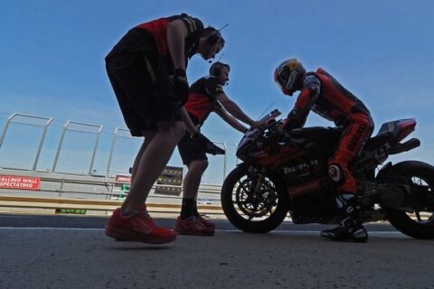 MotoGP : Freddie Spencer s’en va, Simon Crafar arrive