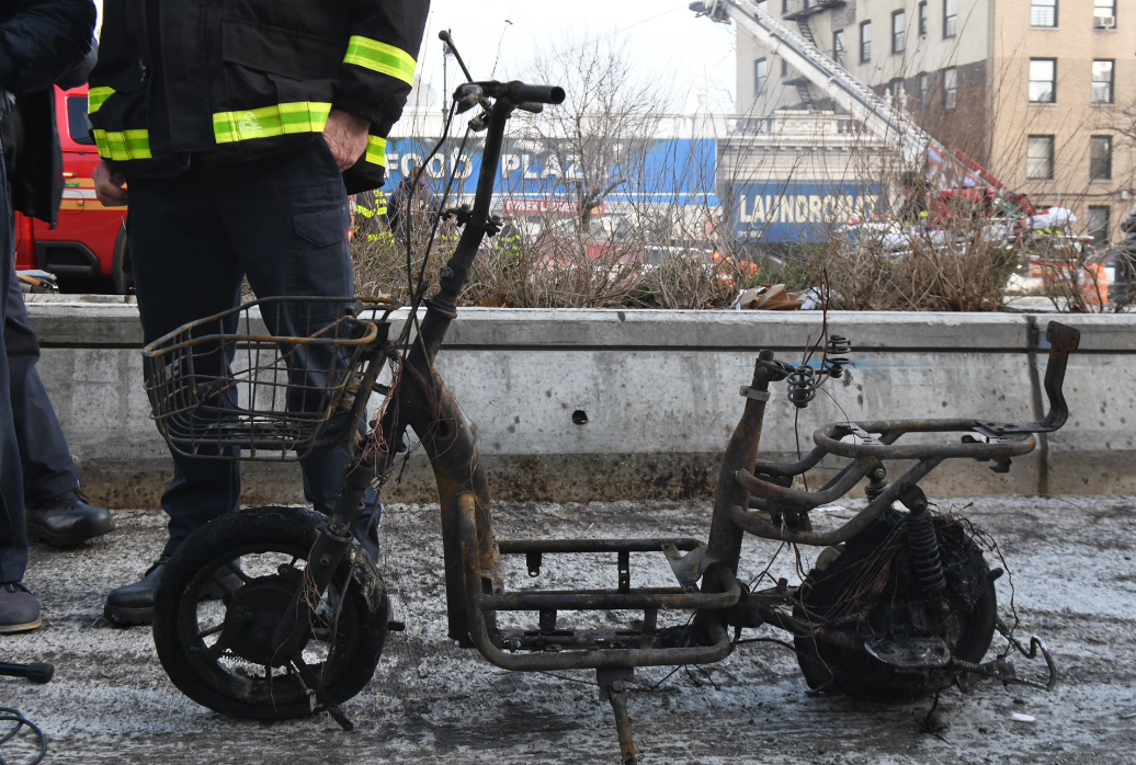 [Street] Vélos et trottinettes électriques : New York tire la sonnette d’alarme à cause des trop nombreux incendies de batteries