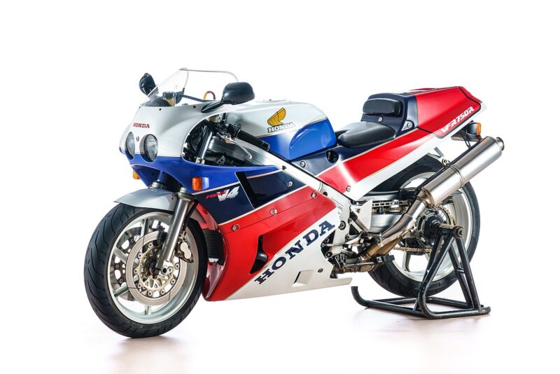 Sunday Ride SRC 2023 : Ne ratez pas la Honda RC30