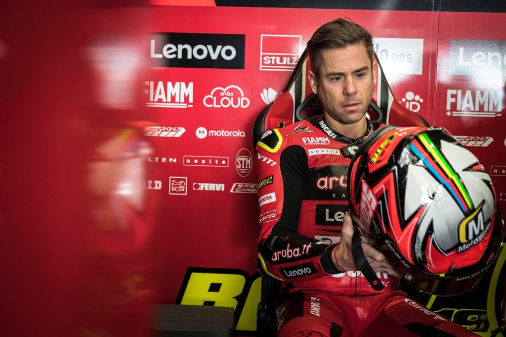 WSBK Superbike Assen Superpole : Alvaro Bautista en pole malgré Rea battu pour seulement 27 millièmes