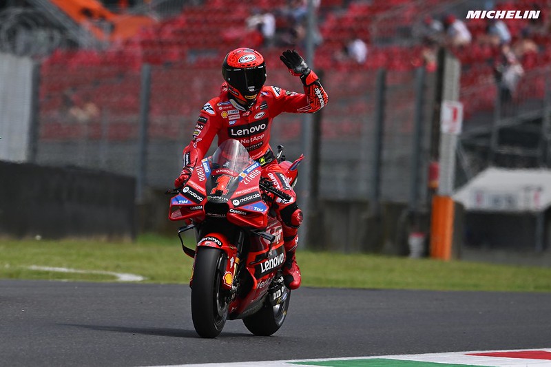 Bagnaia célèbre sa victoire au Grand Prix d'Italie 2023.