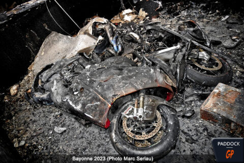 Street: Ducati Bayonne fire, sensitive souls refrain! (Pictures)