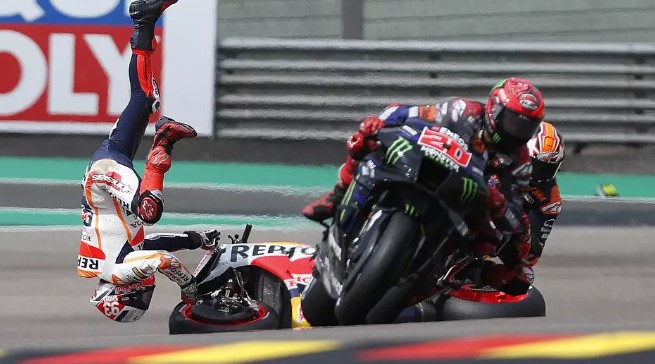 MotoGPのマッシモ・リヴォラは新フォーマットの改革を歓迎：「すべての選手に多くを求めすぎていたことがはっきりとわかった」