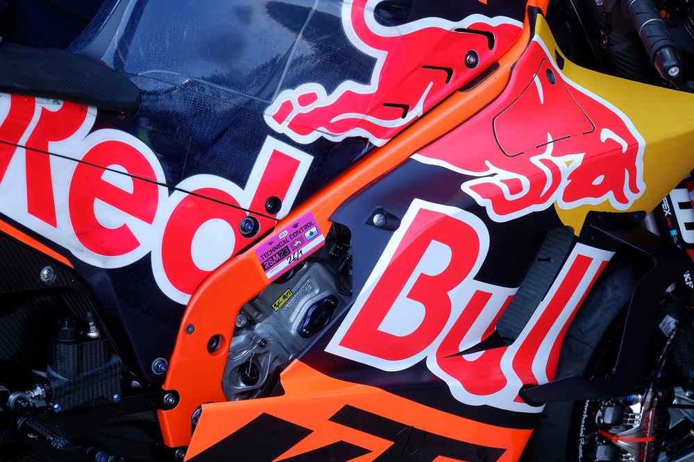 MotoGP Test Misano, révolution chez KTM : du cadre tubulaire acier, on passe directement au carbone