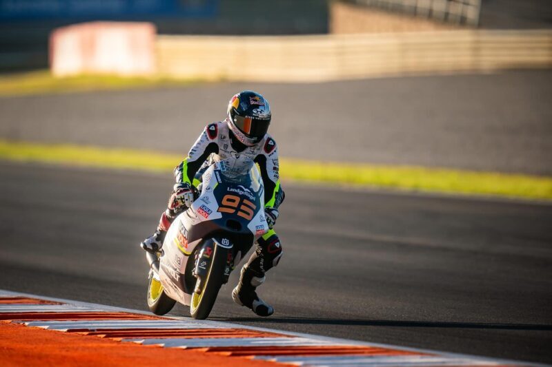 ヴェイヤー・バレンシア パドックGP