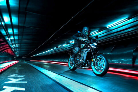 Street : Libérez votre côté obscur avec la Yamaha MT-09 de nouvelle génération !