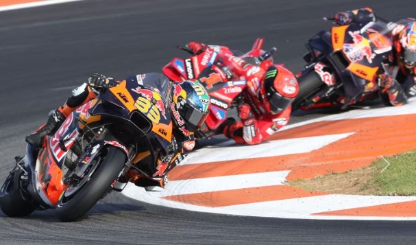 MotoGP, KTM responde à Ducati: “as antigas concessões tiveram que ser revistas, quem nos ataca fê-lo para manter os seus privilégios”