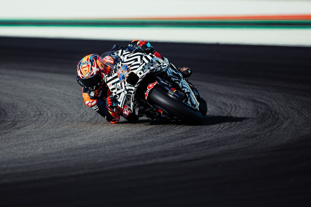 MotoGP Test Valence, Jack Miller (KTM/9) taille les nouvelles concessions : “Honda pourra développer le moteur et pas nous ? C’est étrange, ils ont gagné un Grand Prix et nous aucun”