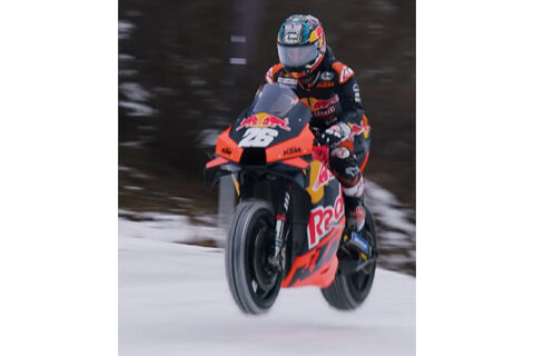 MotoGP: Dani Pedrosa in KTM RC on the snow (Video)