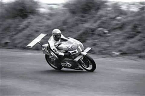 Técnica de MotoGP: Quando a Aprilia patenteia uma invenção de 2023 em 1977...