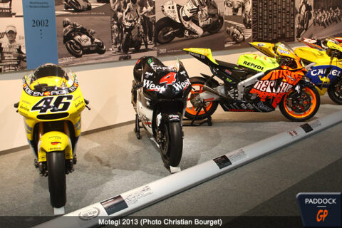 Insolite MotoGP : Les Honda de Valentino Rossi, Casey Stoner et Marc Marquez n'en croient pas leurs yeux ! (Vidéo)