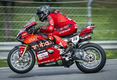 WSBK Superbike Test Portimao J1: The terrible Nicolò Bulega leads the first day