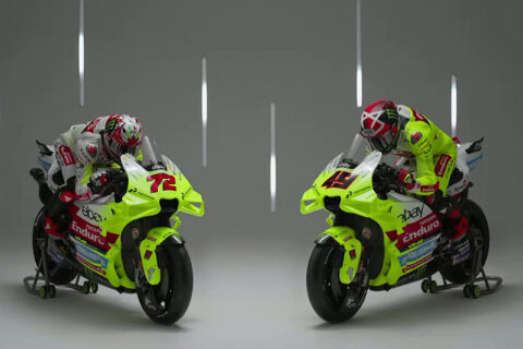 MotoGP 2024: マルコ ベッツェッキとファビオ ディ ジャンナントニオによるペルタミナ エンデューロ VR46 チームのプレゼンテーションをライブで披露!