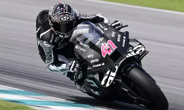 MotoGP Test Sepang J3, l’Aprilia a changé et ne plait qu’à Aleix Espargaró : « la nouvelle moto est super lourde, très physique, mais je m’en fiche si elle me permet de gagner »