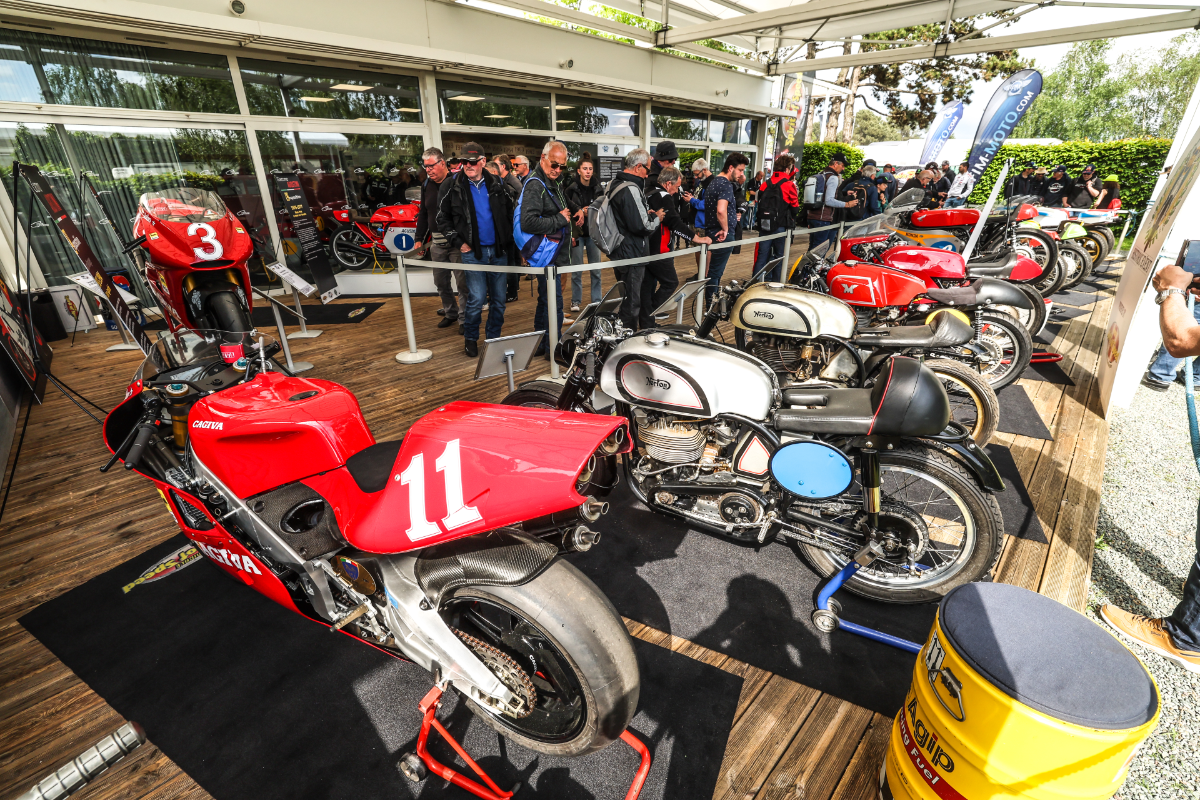 La FIM présente sa certification pour les motos de compétition au Salon du 2 Roues