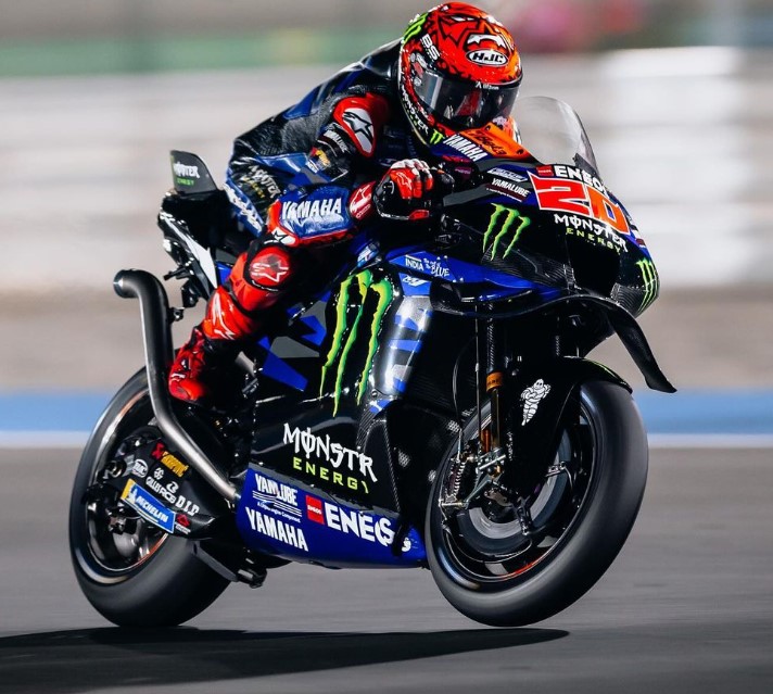 Poster Sur Toile Fabio Quartararo MotoGP 2025 - Décoration Chambre, Bureau, Cadeau Fan De Moto, Taille 40x60cm
