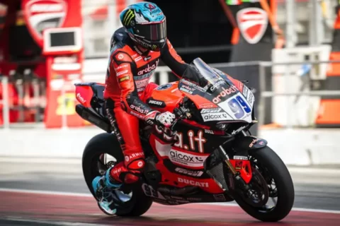 WSBK Supersport Barcelone : encore une Superpole pour Adrian Huertas, mais Stefano Manzi n'abandonne pas