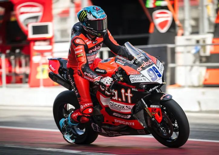 WSBK Supersport Barcelona: another Superpole for Adrian Huertas, but Stefano Manzi does not give up