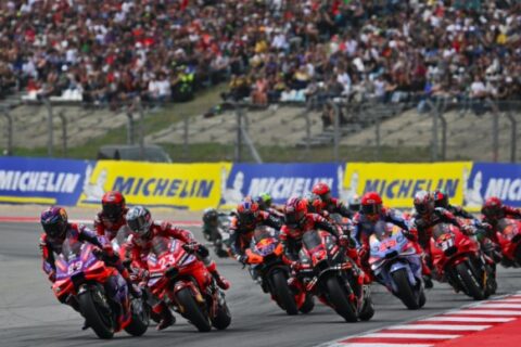 Moto2 People – Quand deux Moto2 se promènent dans les rues de Spa