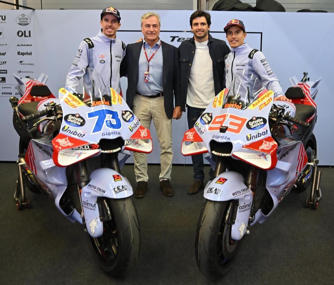 MotoGP People: The Sainz tour the pits