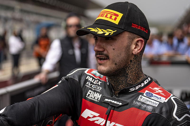 Moto2, Aron Canet: “people looked at me with a bad eye, calling me a gangster because of my tattoos and my piercings”.
