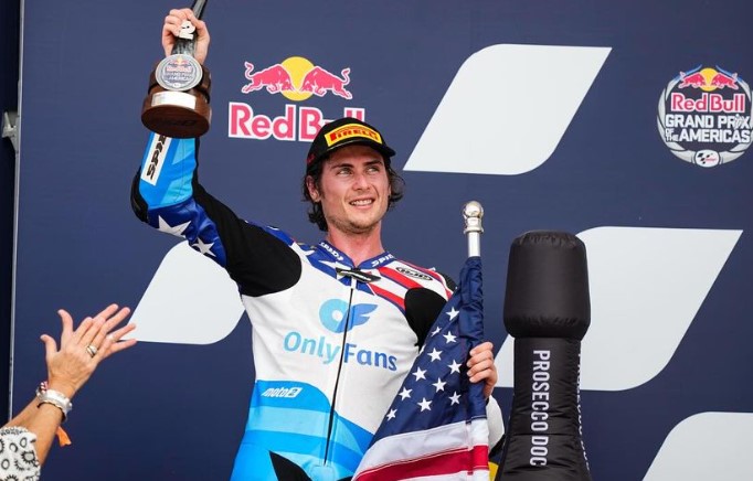 MotoGP : Joe Roberts, l’Américain qui est en tête du championnat Moto2, tombe à pic pour Liberty Media