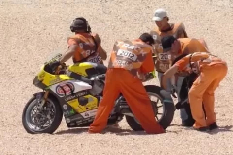 WSBK Portimao Superbike FP1 : Andrea Iannone chute, Nicolo Bulega en difficulté