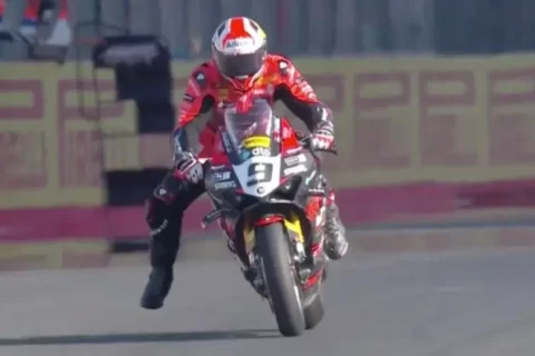 WSBK Portimao Superbike FP2 : Danilo Petrucci fait voler la Ducati, Toprak Razgatlioglu arrêté