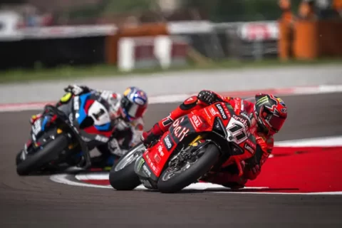 WSBK Superbike Cremona Course-2 : Nicolo Bulega a tout gagné, maintenant il faut aller en MotoGP !