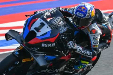 WSBK Superbike Misano Course-1 : Toprak Razgatlioglu s'échappe vers la victoire, Nicolo Bulega doit renoncer