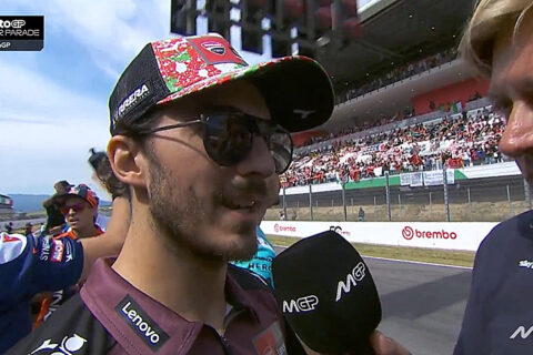 MotoGP Italie Parade LIVE : La charette version italienne...