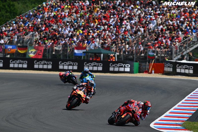 MotoGP mascarade