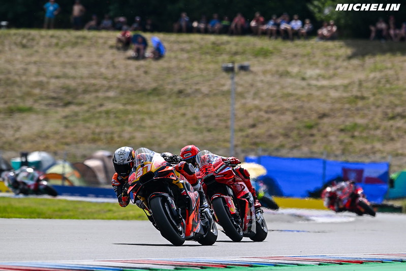 MotoGP mascarade