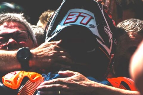 MotoGP, Pedro Acosta voit la lumière au bout du tunnel pour KTM : "nous sortons du trou noir"