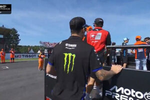 MotoGP Brno Parade LIVE : La charette version tchèque...