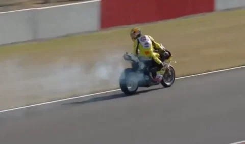 WSBK Superbike Donington FP3 : Les Lowes brillent, Iannone à l'arrêt, Toprak se réveille