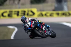 WSBK Superbike Donington Superpole : Toprak Raztaglioglu revient et prend la pole position